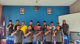 Caption: GAWAT Sampang saat Silaturrahmi ke Kantor Korbidikcam Tambelangan (Foto bersama usai acara/Pilar Pos)