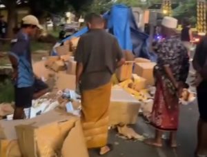 Bea Cukai Madura Terima 385 Ribu Batang Rokok Ilegal dari Polres Sampang Usai Kecelakaan Dump Truck