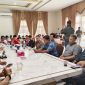 Caption: Perwakilan Nelayan Pantura Didampingi LKP Trankonmasi dan Ormas Pro Jokowi Sampang saat Gelar Audiensi Bersama Pihak Petronas (Sumber Foto: Dok, Pilar Pos)