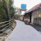 Caption: Proyek Pembangunan Rabat Beton di Desa Baruh, Kabupaten Sampang di titik pertama (Sumber Foto: Agus Junaidi/Pilar Pos)