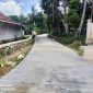 Caption: Lokasi Proyek Pembangunan Jalan Rabat Beton di Desa Temoran, Kecamatan Omben (Sumber Foto: Agus Junaidi/Pilar Pos)