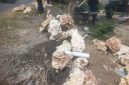Caption: Kondisi Pekerjaan Plengsengan Pada Proyek Peningkatan Jalan Labuhan-Sreseh Senila Rp1,98 Miliar Dikerjakan CV. Kencana Bahari (Sumber Foto: dok/Pilar Pos)