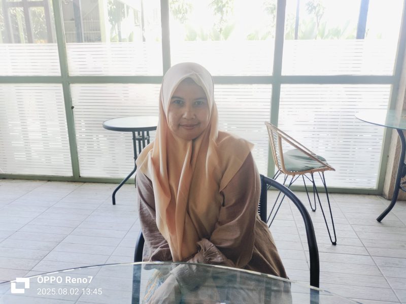 Caption: Siti Farida, Ketua MDW Sampang (Sumber Foto: Agus Junaidi/Pilar Pos)