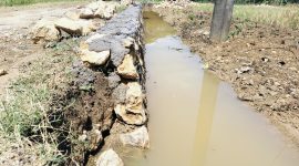 Caption: Kondisi Proyek P3-TGAI Hippa Kapasan Jaya di Desa Baturasang, pengambilan foto Rabu (20/08/2025) yang lalu (Sumber Foto: Agus Junaidi/Pilar Pos)