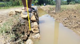 Caption: Kondisi Pekerjaan Proyek P3-TGAI Hippa Kapasan Jaya di Desa Baturasang yang Diduga Dikelola Oleh Pihak Ketiga (Sumber Foto: Agus Junaidi/Pilar Pos)