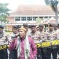 Massa aksi saat berorasi di depan Gedung DPRD kabupaten Pamekasan, Rabu, 3/09/2025.