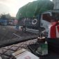 Antrean panjang dari arah selatan ke utara di ruas Jalan Raya Bicorong Pakong Pamekasan, Senin sore, 08/09/2025. (Red) 