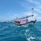 Caption: PNPM Saat Aksi Demo di Perairan Sumur Barokah Menggunakan Perahu (Sumber Foto: Agus Junaidi/Pilar Pos)