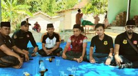 Foto Pilarpos. Suami Korban Inisial H saat dikunjungi Ormas MADAS Pamekasan, di rumahnya Desa Candi Burung Kecamatan Proppo Kabupaten Pamekasan, Sabtu, 4/10/2025.