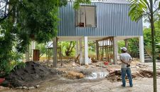 Caption: Pembangunan Gedung di KPU Sampang Reward dari Bank BTN (Sumber Foto: dok/Pilar Pos)