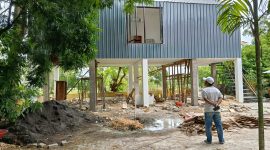 Caption: Pembangunan Gedung di KPU Sampang Reward dari Bank BTN (Sumber Foto: dok/Pilar Pos)