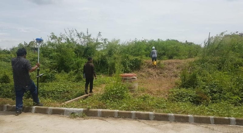 Caption: Lahan sengketa yang berlokasi di Jalan Raya Fatahillah, Cikarang Barat, Kabupaten Bekasi (Sumber Foto: Megy Aidillova/dok Pilar Pos)