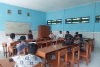 Caption: Ketua dan Anggota Komisi IV DPRD Sampang Saat Melakukan Sidak ke SDN Batuporo Timur 1 (Sumber Foto: dok/Pilar Pos)