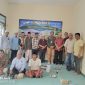 Caption: PT An Namiroh Sampang Saat Foto Bersama Kepala Bank UMKM Jatim dan Masyarakat Usai Acara Sosialisasi (Sumber Foto: Agus Junaidi/ Pilar Pos)