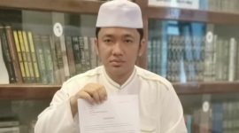 KH. Abd. Aziz Syahid Pengasuh PP Al-Inayah Putri Sumber Batu Pagantenan, Kabupaten Pamekasan,