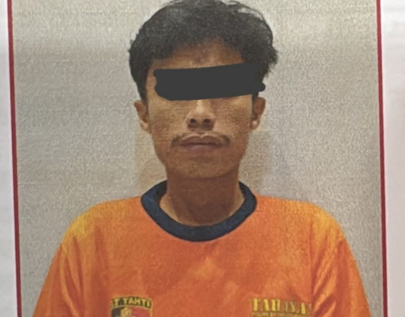 Caption: Terduga Pelaku Inisial Y, yang Dibekuk Oleh Polrestabes Surabaya (Sumber Foto: Humas Polrestabes Surabaya/Pilar Pos)