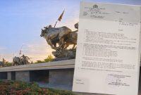 Caption: Patung Karapan Sapi di Alun-Alun Trunojoyo Sampang dan Surat SP2HP dari Polres Sampang (Sumber Foto: dok/Pilar Pos)