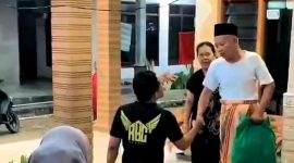 Remaja Belakang Kecamatan (REBECA) Waru yang berbasis di Dusun Tobalang III, Desa Waru Barat, Kecamatan Waru, Kabupaten Pamekasan menggelar kegiatan santunan Ramadan bertajuk “Rebeca Berbagi dan Buka Puasa Bersama”, Selasa (17/3/2026).