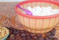 Caption: MBG B3 SPPG At-Taufiq di Desa Robatal Yang Diwadahi Keranjang (Sumber Foto: Screenshot Video Milik Warga/dok Pilar Pos)