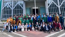 Caption: Foto Bersama Seluruh Peserta Perwakilan Konsolidasi Nasional SEMA PTKIN di UIN WALISONGO SEMARANG (Sumber Foto: Ridho/dok Pilar Pos)
