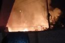 Foto kebakaran Gudang Kayu dan Toko Material Bangunan di Dusun Bakong, Desa Batukerbuy Kecamatan Pasean, Senin Dini hari. Jam 24.20. 18/05/2026.