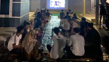 Kegiatan nonton bareng (nobar) video dokumenter *Pesta Babi* pada Selasa malam (malam Rabu) pukul 19.00. Wib. 