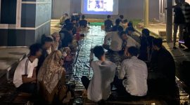 Kegiatan nonton bareng (nobar) video dokumenter *Pesta Babi* pada Selasa malam (malam Rabu) pukul 19.00. Wib. 