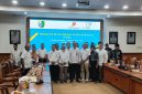 Caption: Medco Energi Sampang bersama SKK Migas, Pemerintah Kabupaten Sampang, Kepala Desa, dan Pengurus Pokmas Saat Sesi Foto Bersama Usai Kegiatan Rapat di Aula Pemkab Sampang (Sumber Foto: Agus Junaidi/Pilar Pos)