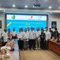 Caption: Medco Energi Sampang bersama SKK Migas, Pemerintah Kabupaten Sampang, Kepala Desa, dan Pengurus Pokmas Saat Sesi Foto Bersama Usai Kegiatan Rapat di Aula Pemkab Sampang (Sumber Foto: Agus Junaidi/Pilar Pos)