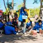 Caption: Beberapa Kader PMII Sampang Saat Aksi Teatrikal di Depan Kantor DPRD Sampang Saat Demo Prihal MBG dan KDKMP (Sumber Foto: Agus Junaidi/Pilar Pos)