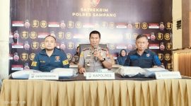 Caption: Polres Sampang Saat Pers Rilis Ungkap Kasus Dugaan Pencabulan Gadis Dibawah Umur (Sumber Foto: Agus Junaidi/Pilar Pos)