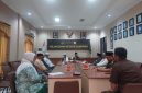 Caption: Pengurus PCNU Kabupaten Sampang melakukan audiensi dan silaturahmi dengan Kejari Sampang guna membahas maraknya kasus kekerasan seksual yang terjadi di wilayah Kabupaten Sampang (Sumber Foto: Agus Junaidi/Pilar Pos)