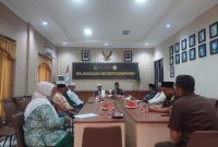 Caption: Pengurus PCNU Kabupaten Sampang melakukan audiensi dan silaturahmi dengan Kejari Sampang guna membahas maraknya kasus kekerasan seksual yang terjadi di wilayah Kabupaten Sampang (Sumber Foto: Agus Junaidi/Pilar Pos)