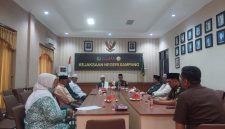 Caption: Pengurus PCNU Kabupaten Sampang melakukan audiensi dan silaturahmi dengan Kejari Sampang guna membahas maraknya kasus kekerasan seksual yang terjadi di wilayah Kabupaten Sampang (Sumber Foto: Agus Junaidi/Pilar Pos)