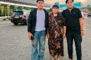 Caption: Ari Ardiansyah (Kiri) Didampingi Keluarga Saat Berangkat ke Jakarta Memenuhi Panggilan Tim DA 8 Indosiar (Sember Foto: Ridwanto For Pilar Pos)