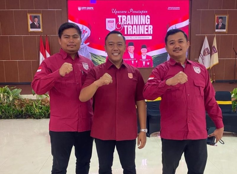 Caption: Ahmad Anam Syahputra Ketua DPD GMPK Sampang/Kiri (Sember Foto: dok/Pilar Pos)