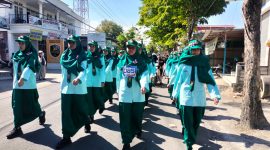 Caption: Peserta Nomor Undi 085 Kelas VII SMPN 1 Sampang yang meraih gelar juara III regu putri (Sumber Foto: Agus Junaidi/Pilar Pos)
