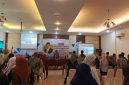 Caption: Anggota Komisi XI DPR RI dari Daerah Pemilihan (Dapil) Jawa Timur XI, Assoc. Prof. Dr. Eric Hermawan, SH, MT, MM, saat menggelar workshop pendampingan bersama sejumlah pelaku Usaha Mikro, Kecil, dan Menengah (UMKM) di Kabupaten Sampang (Sumber Foto: Agus Junaidi/Pilar Pos)