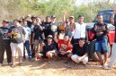 Peserta club mobil offroad usai jelajahi lokasi perbukitan di wilayah kecamatan Pasean Pamekasan. 