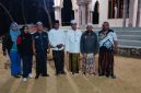 Ketua Madas Nusantara Abdus Samad bersama jajaran pengurus DPD dan DPK Madas Nusantara Kecamatan Pagantenan, serta srikandi Madas Nusantara, saat foto bersama dengan pengasuh PP. Nurut Taqwa, Bunangkah Barat Pagantenan, KH. Mahrus Abdul muid. Kamis Malam, 24/09/2026.