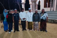 Ketua Madas Nusantara Abdus Samad bersama jajaran pengurus DPD dan DPK Madas Nusantara Kecamatan Pagantenan, serta srikandi Madas Nusantara, saat foto bersama dengan pengasuh PP. Nurut Taqwa, Bunangkah Barat Pagantenan, KH. Mahrus Abdul muid. Kamis Malam, 24/09/2026.