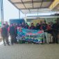 Jajaran Ormas Madas Nusantara Kabupaten Pamekasan, saat pendistribusian air bersih gratis di Ponpes Sirotut Tolobin Taman Sari Palengaan Laok Pamekasan, Minggu. 27/09/2026.
