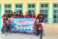 Jajaran pengurus Ormas Madas Nusantara Kabupaten Pamekasan foto bersama usai mendistribusikan bantuan air bersih di Desa Orai Kecamatan Kadur. Minggu, 28/09/2026.