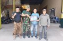 Dari kanan Lutfi Rizal (sekretaris DPK Madas Nusantara Pagantenan) Koramil Pagantenan, Fatha (Ketua DPK MADAS NUSANTARA Pagantenan). Abdus Samad (Ketua DPD MADAS Nusantara Pamekasan) 