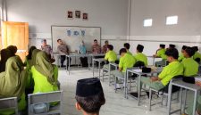 Kepolisian Sektor (Polsek) Tlanakan jajaran Polres Pamekasan menggelar kegiatan sosialisasi rekrutmen calon siswa-siswi SMA Kemala Taruna Bhayangkara Tahun Ajaran 2027/2028.