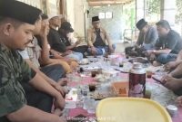 Caption: Beberapa Wartawan Pilar Pos saat gelar kegiatan pertemuan dan evaluasi kerja di Pamekasan (Sumber Foto: Fadhal/Pilar Pos)