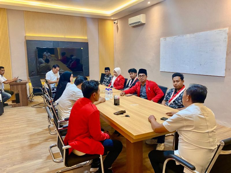 Caption: DPC GMNI Pamekasan saat gelar audiensi di Polres Pamekasan (Sumber Foto: Ridho/Pilar Pos)