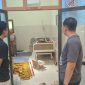 Jajaran Polres Pamekasan turun ke lokasi korban penganiayaan di kecamatan batumarmar Pamekasan. Senin, 4/10/2026.