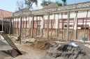 Caption: Kondisi dan Lokasi Proyek Revitalisasi di SDN Jelgung 3, Kecamatan Robatal (Sumber Foto: Agus Junaidi/Pilar Pos)