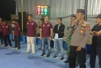 Kapolsek Pasean, AKP Gunarto, mengajak seluruh elemen masyarakat dan para atlet bola voli di Kecamatan Pasean, Kabupaten Pamekasan, untuk menjadikan turnamen olahraga sebagai momentum mempererat silaturahmi, membangun persahabatan, sekaligus menambah pengalaman bertanding. Selasa malam, 13/10/2026.